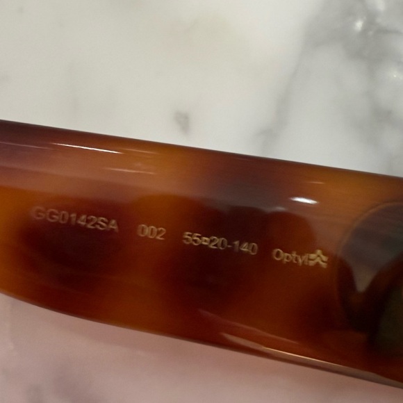 Gucci Sunglasses. Tortoise. Authentic. EC. Case included. 54mm frame. - Picture 11 of 15